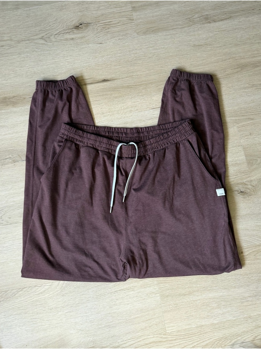 Vuori boyfriend performance joggers